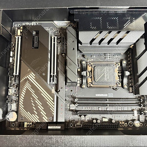 ROG CROSSHAIR X870E APEX 팝니다
