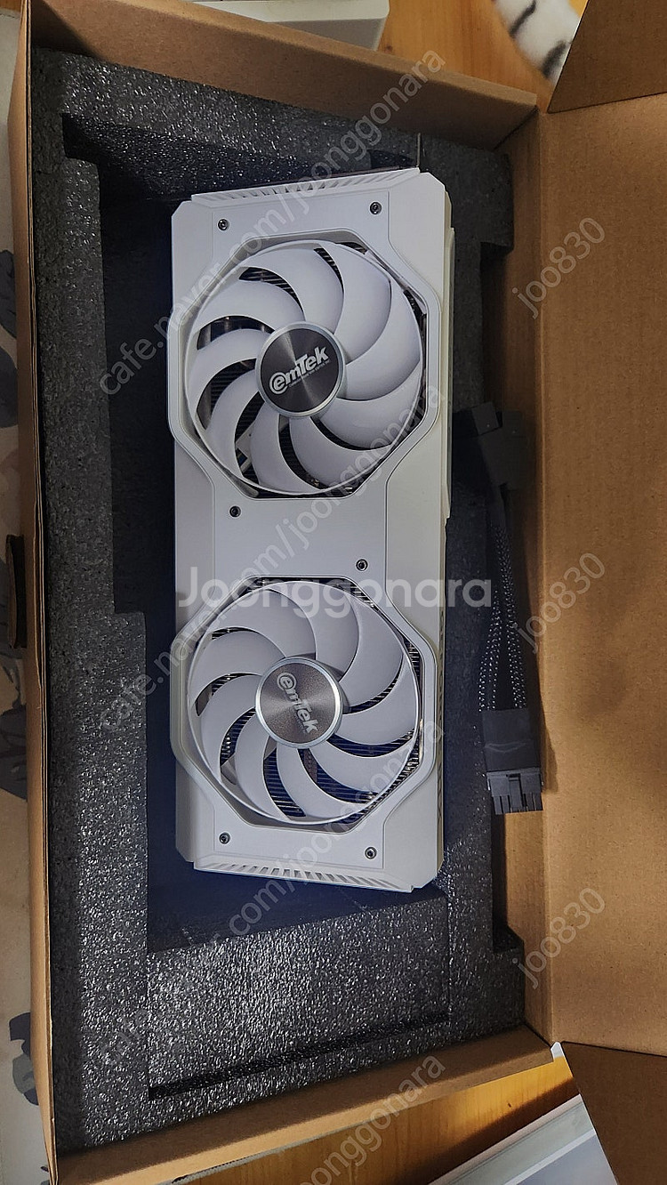 이엠텍 rtx4070 super 12gb팔아요.--1