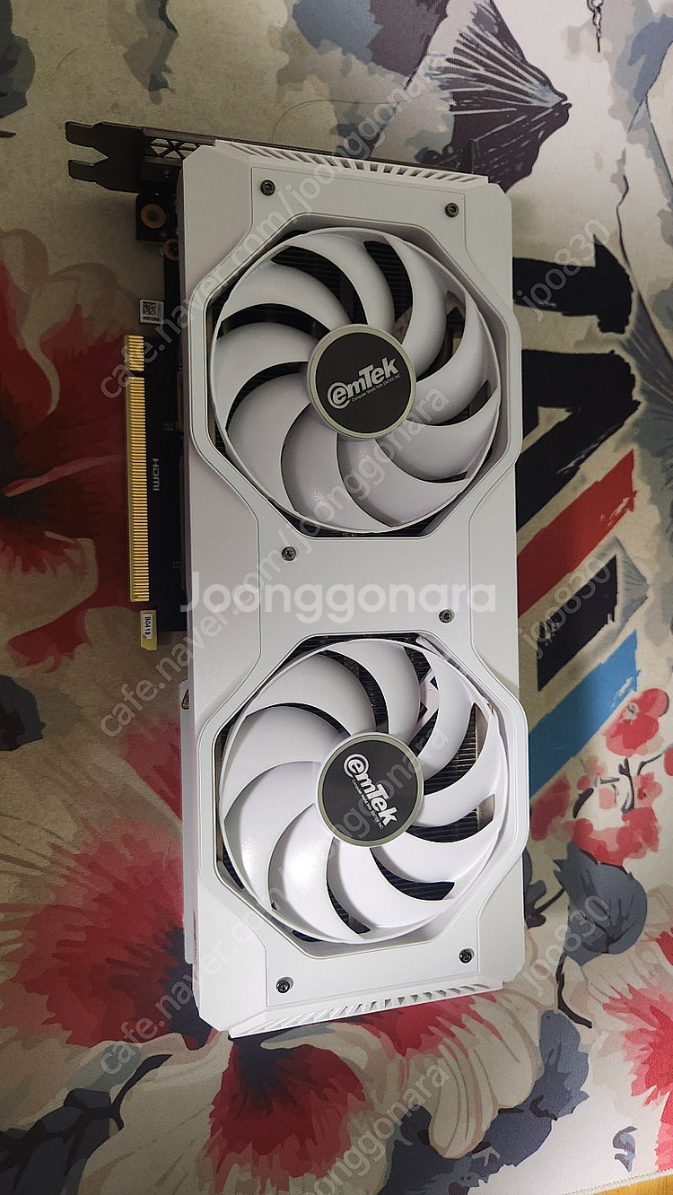 이엠텍 rtx4070 super 12gb팔아요.--2