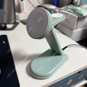 아트뮤 2in1 MFM 맥세이프 고속 무선충전기 MC510 민트 판매합니다.