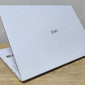 LG 그램 16ZD90Q-EX56K ( i5-1240P/램 16GB/ SSD 256GB / 2560x1600 해상도/ RTX 2050 ) 판매합니다.