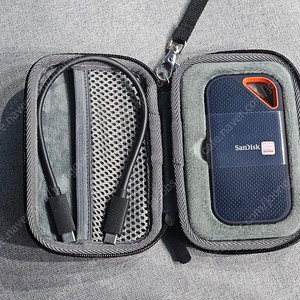 샌디스크 SANDISK E81 4TB SSD