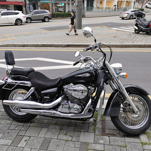 쉐도우750c