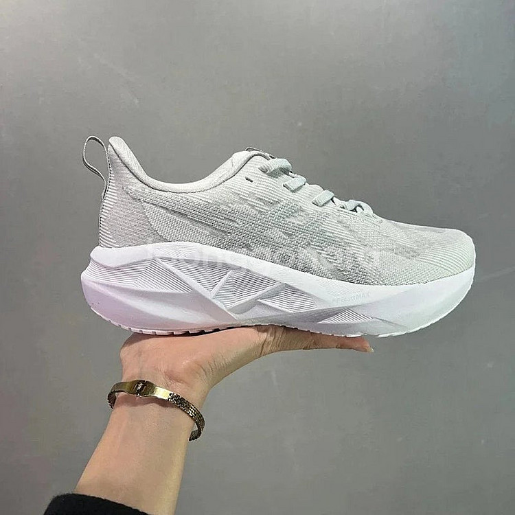 하이포인트 [Asics] 아식스 노바블라스트 5--5