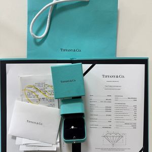 티파니앤코 다이아 반지 0.3캐럿 (6발 프롱 3부)