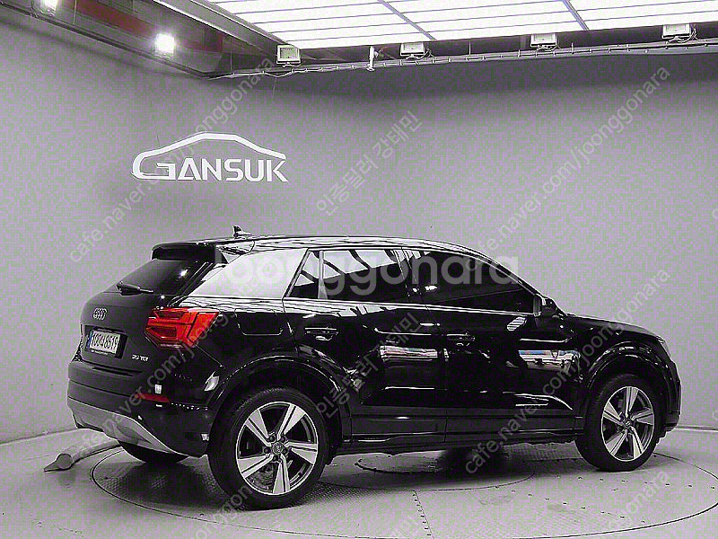 아우디 Q2 35 TDI 프리미엄 중고차 선착순 판매합...--3