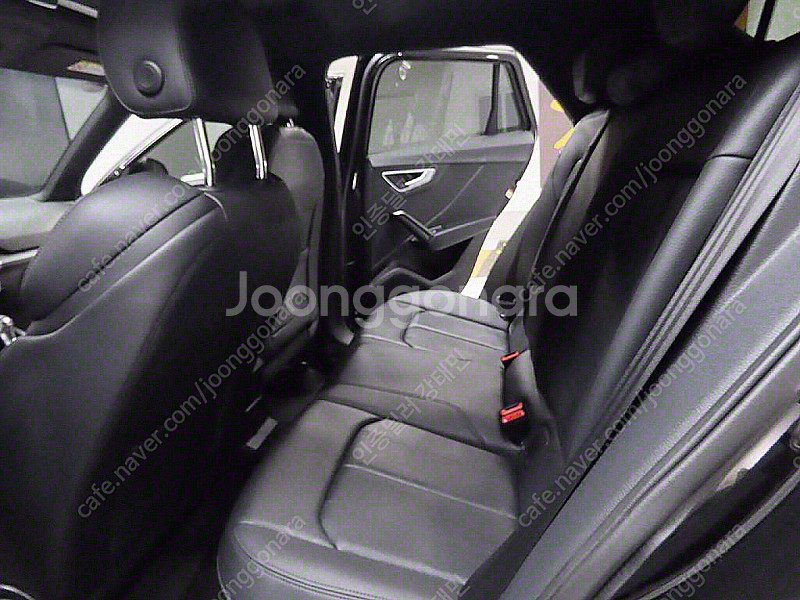 아우디 Q2 35 TDI 프리미엄 중고차 선착순 판매합...--9