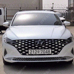 더뉴 그랜저IG 중고 그랜저 중고 가격 흰색 2022년식 53,000km 2.5 캘리그래피 중고차카페