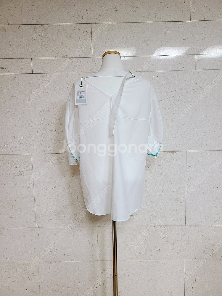 [새상품] 티렌 루즈핏 화이트 블라우스 정가 179,0...--1