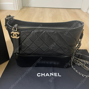 샤넬 가브리엘 호보 뉴미듐