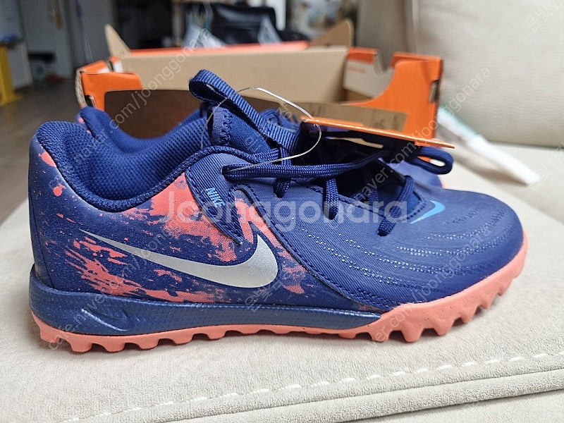 나이키 아동 축구화--2