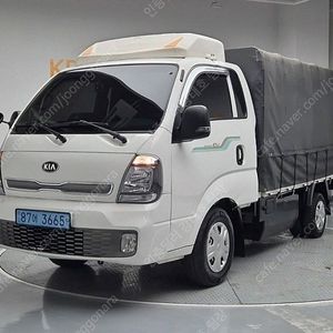 중고트럭매매 봉고3 카고 킹캡 4륜 중고화물차매매 흰색 2021년식 1.0톤/킹캡/초장축/2WD GLS 중고차량