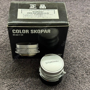 보이그랜더 컬러 스코파 28mm f3.5 실버 렌즈