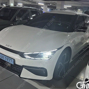 [기아]EV6 롱레인지 AWD GT Line2023 년식 흰색 문제 없는 중고차