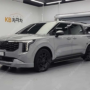 기아 더뉴 카니발 중고 가격 중고 카니발 회색 2024년식 53,113km HEV 9인승 시그니처 그래비티 중고차 저렴하게