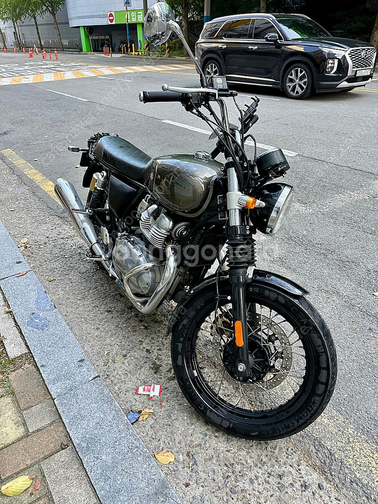 로얄엔필드 인터셉터 650 (2023년식 / 10,00...--0