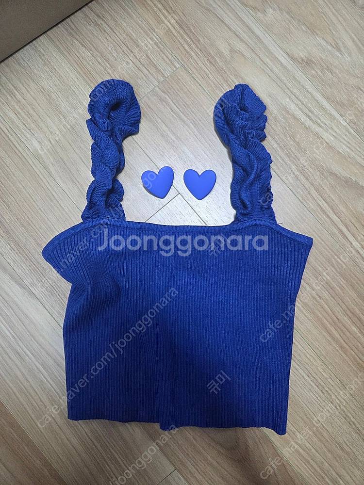 흠뻑쇼 블루 크롭나시 + 하트 이어링 세트--1