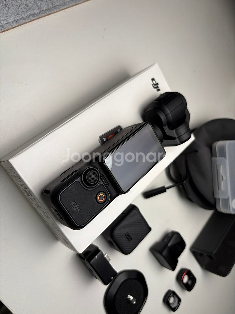 DJI 오즈모 포켓3 본체 렌즈 등 세트로 팝니다--0