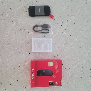 샌디스크 포터블 ssd 2tb 새것같은 중고 팝니다