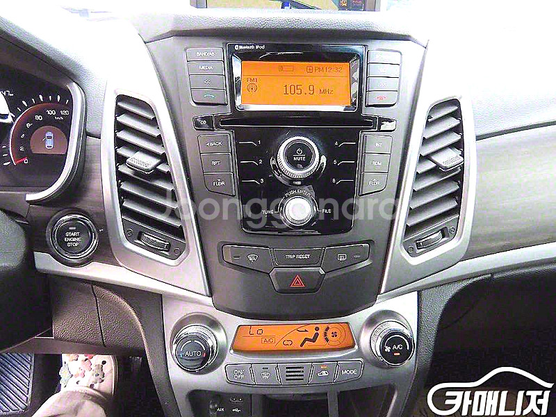 뉴코란도C 4WD 2.0 DX 2015 년 중고차◆전액...--4