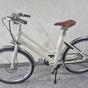 볼테르 벨쿠르 전기자전거 크림 급매