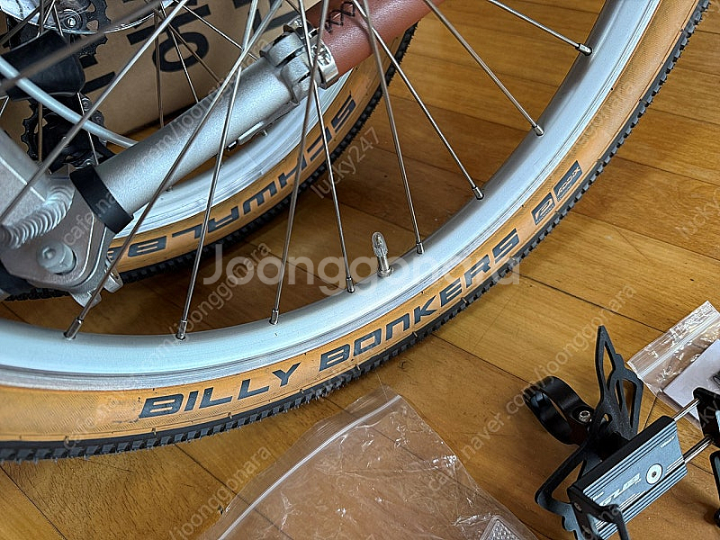 위미 모델8 + 빌리봉커 타이어 + 악세사리--2