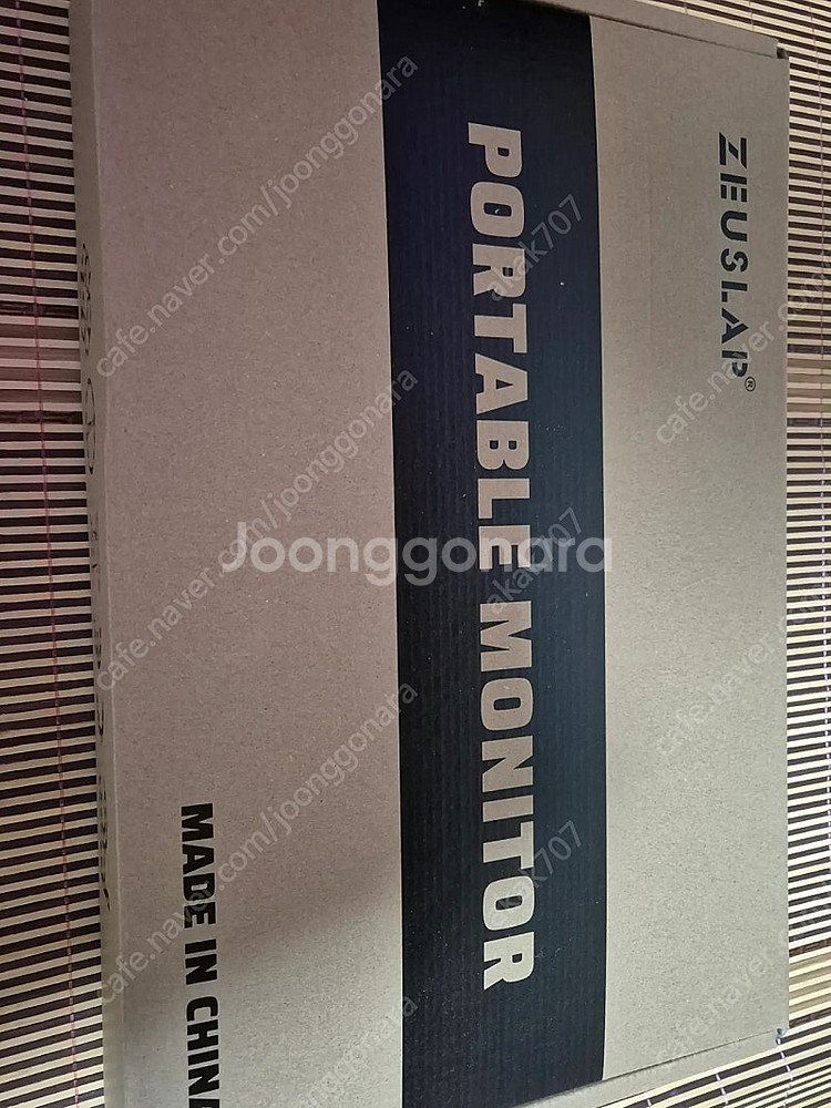제우스랩 18.5인치 포터블모니터 팝니다--0