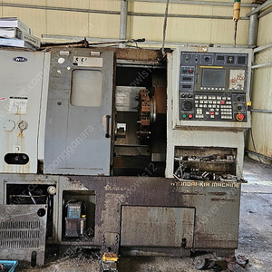현대위아 CNC 선반 SKT100 / FANUC 제어 / 2008년식 / 메뉴얼 포함 / 실사용 가능 / ₩900만