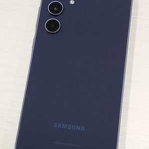 갤럭시 A35 아이스블루색상 128용량 새상품컨디션 초S급 단말기 27만 판매합니다