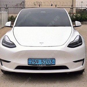 테슬라 모델 Y 중고차 모델Y 2021년식 76,520km 롱 레인지 중고차다이렉트