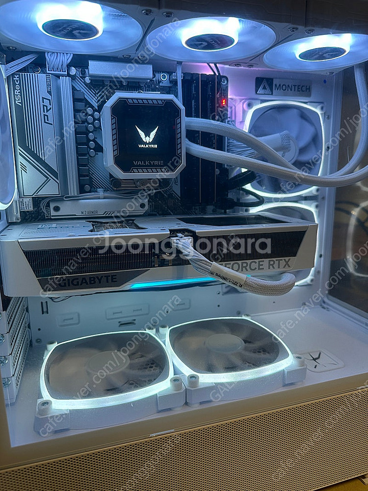 9600x rtx5070 화이트 데스크탑--0