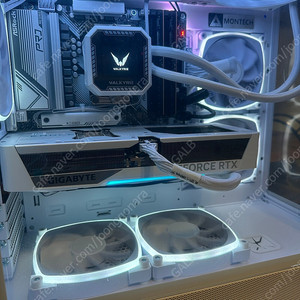 9600x rtx5070 화이트 데스크탑