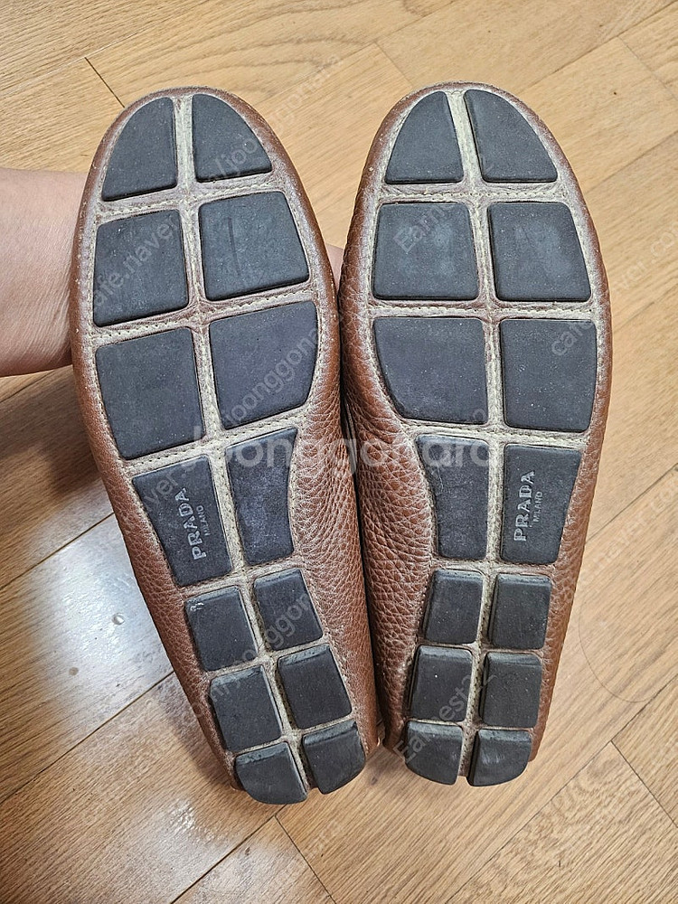 (정품) 프라다 리본 로고 로퍼 245사이즈 (여자 명...--3