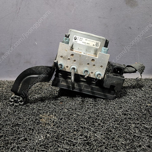 BMW 3시리즈F30 ABS모듈 6871109-01 팝니다