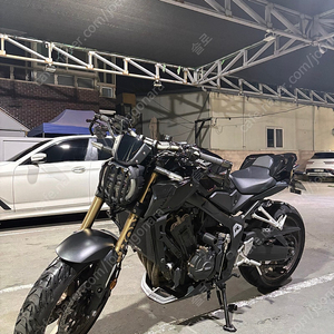 20년식 혼다 cb650r 아크라숏관풀배기(소음기x구변완) 블랙색상 판매합니다.