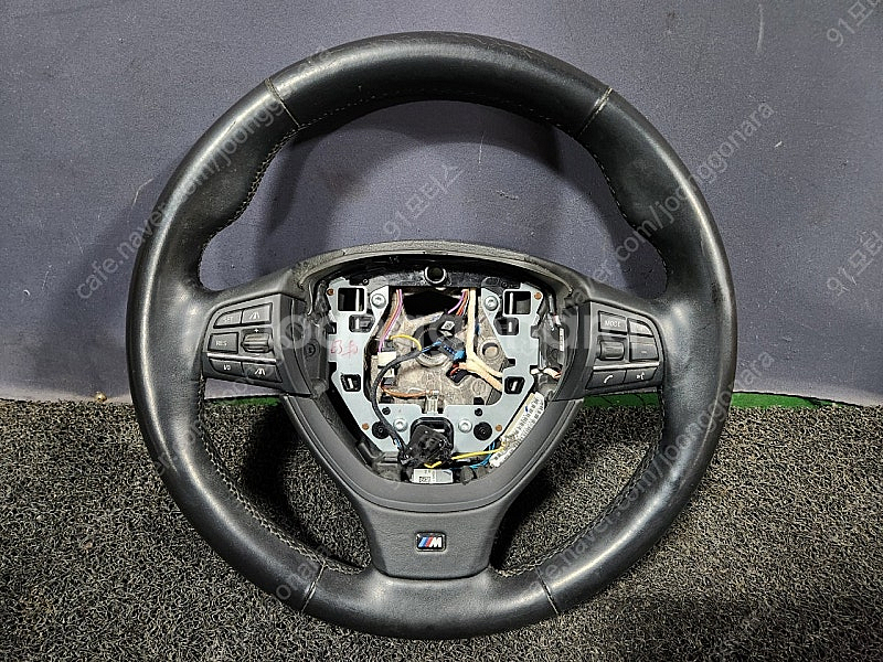 BMW F01 F02 7시리즈M팩핸들 열선가죽핸들 팝니...--0
