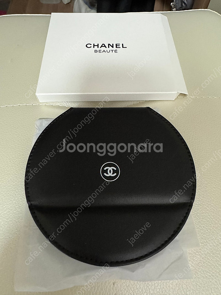 샤넬 뷰티 탁상 거울 새상품--0
