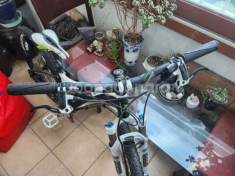 메리다 줄리엣 XT 에디션(여성 전용 MTB 자전거)--9