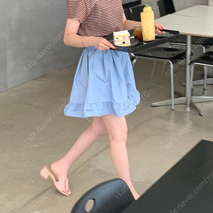 바이씨니 프릴프릴반바지