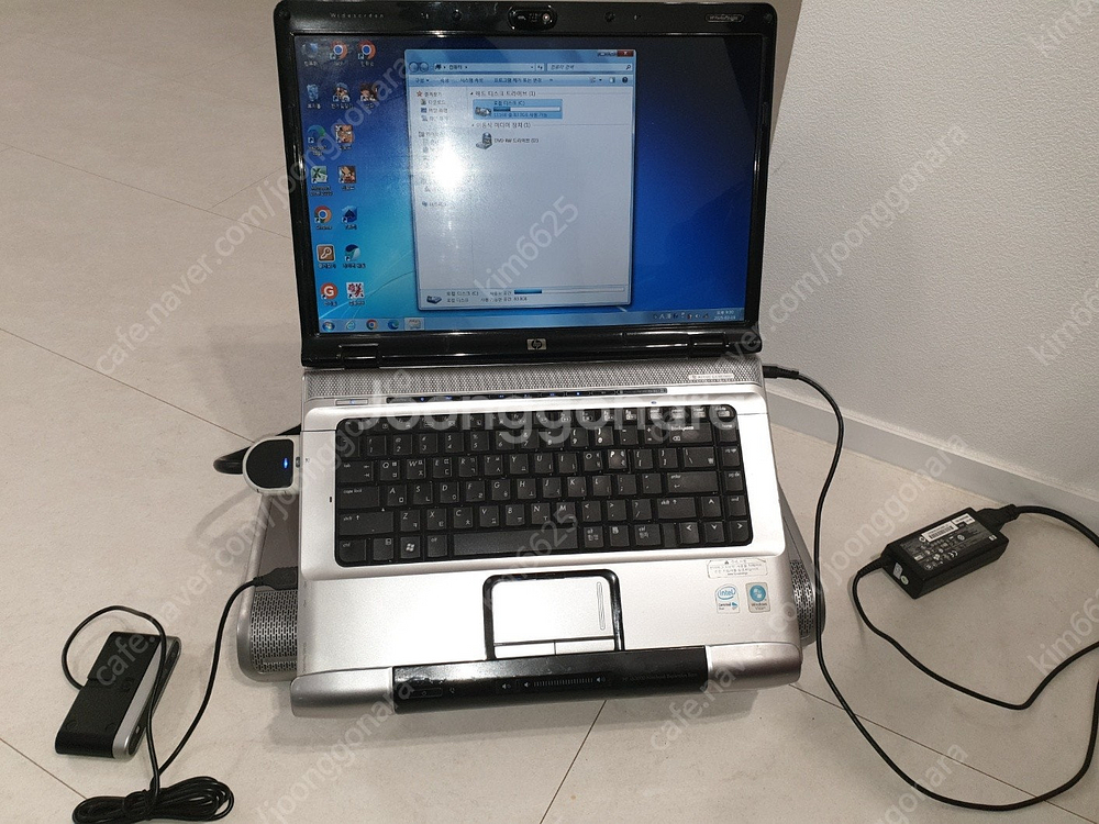hp 노트북과 거치대외 새월감 있는 제품 ( 3만원 택...--1