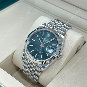 [팝니다] [새제품] 롤렉스 데이트저스트 36mm 민트 그린 바 인덱스 126234 - 2025년 (1000048423)