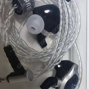 Hzsound Ginkgo 이어폰 판매합니다. 반값택배비 포함