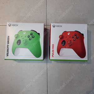 XBOX 4세대 무선 컨트롤러 미개봉 새제품 2개 팝니다.