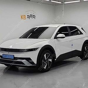 아이오닉 중고차 현대 아이오닉 5 중고 흰색 2025년식 7,931km 스탠다드 E-Value+ 개인사업자 차량구매