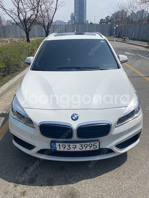 BMW 2시리즈 액티브 투어러 조이 흰색 16년 5월식...--0