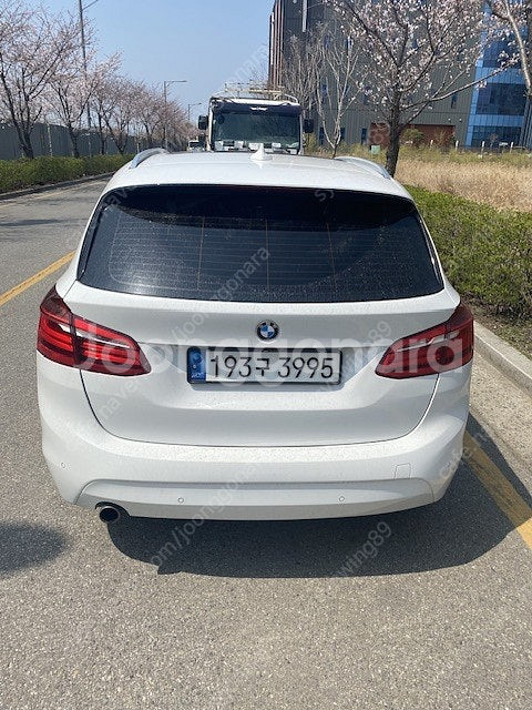 BMW 2시리즈 액티브 투어러 조이 흰색 16년 5월식...--1