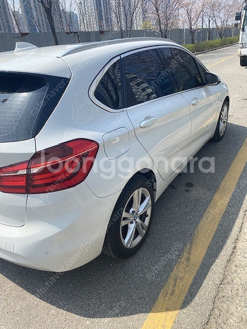 BMW 2시리즈 액티브 투어러 조이 흰색 16년 5월식...--3
