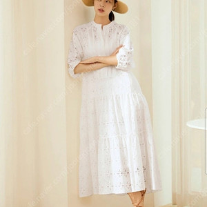 더엣지 펀칭 자수 롱 원피스 판매합니다