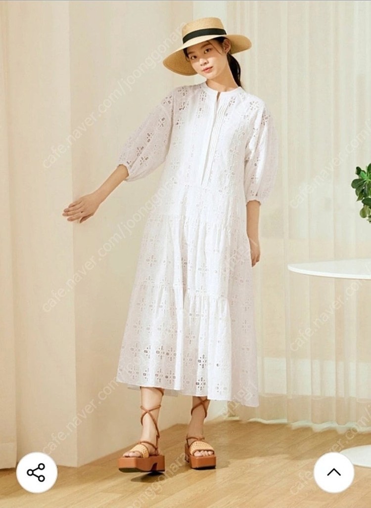 더엣지 펀칭 자수 롱 원피스 판매합니다--2