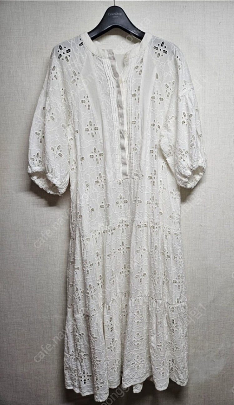 더엣지 펀칭 자수 롱 원피스 판매합니다--4